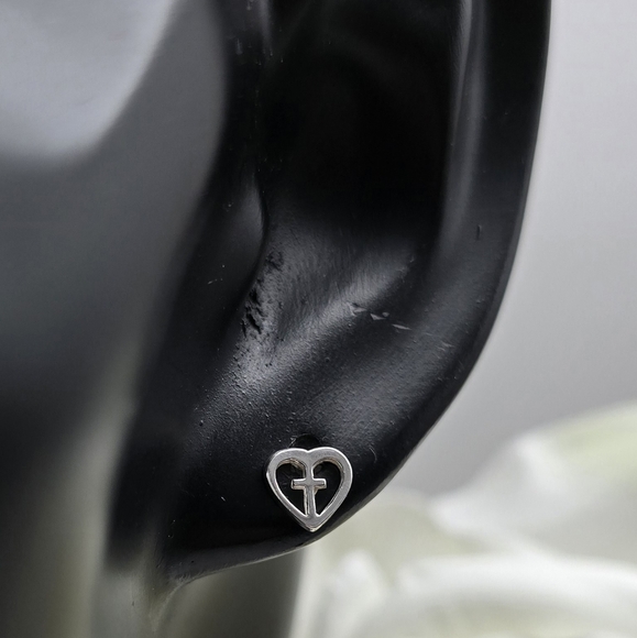 ♥️ DAINTY HEART CROSS STERLING SILVER STUD EARRINGS - Picture 3 of 4